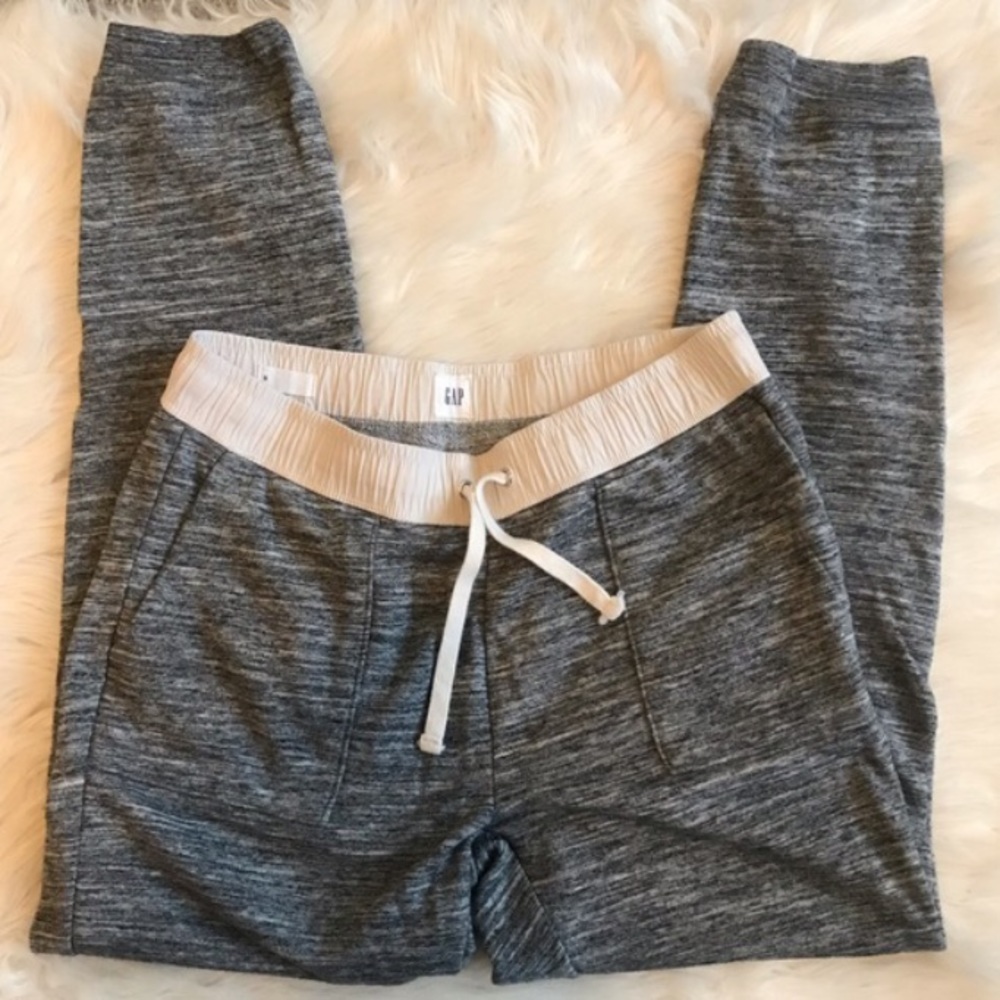 GAP Cropped Sweatpants